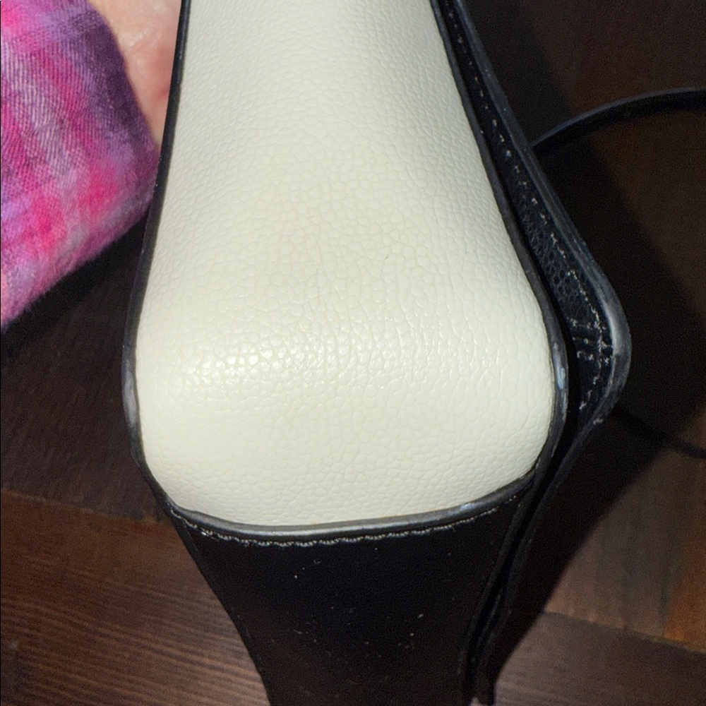 Kate Spade Black Crossbody Bag with Chain Detail - Picture 4 of 14